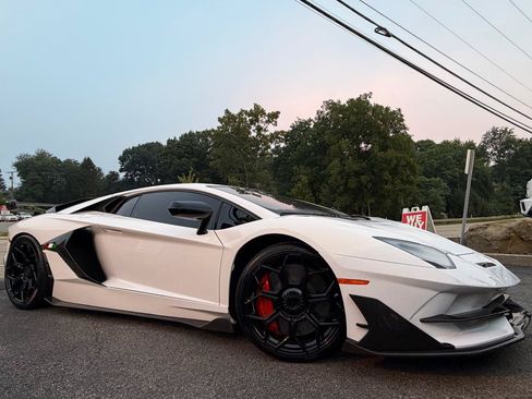 Used 2014 Lamborghini Aventador LP 700-4 AWD/4WD image 2