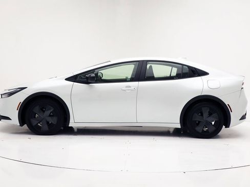 Used 2024 Toyota Prius LE image 6