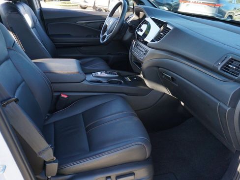 Used 2024 Honda Passport TrailSport image 14