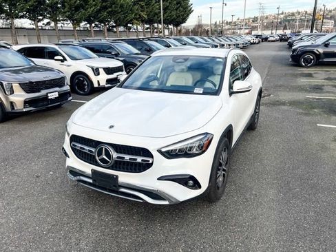 Used 2025 Mercedes-Benz GLA 250 4MATIC image 4