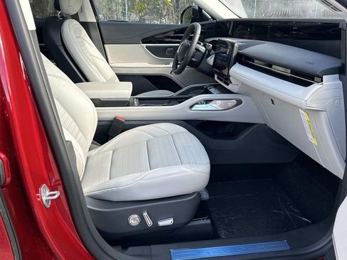 New 2026 Lincoln Nautilus Reserve image 13