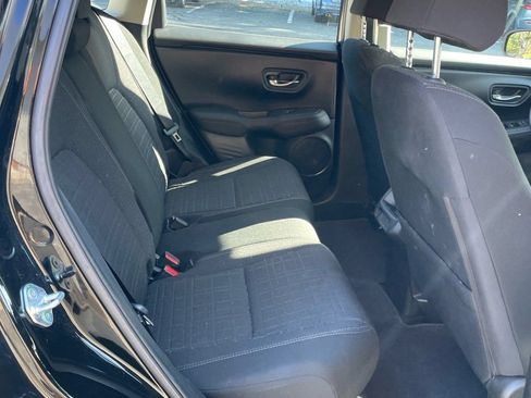 Used 2024 Honda HR-V LX image 3
