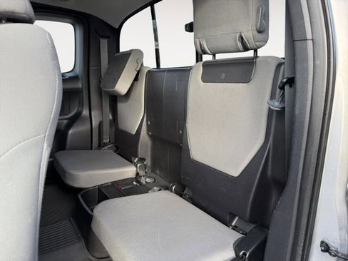 Used 2016 Toyota Tacoma SR5 image 12