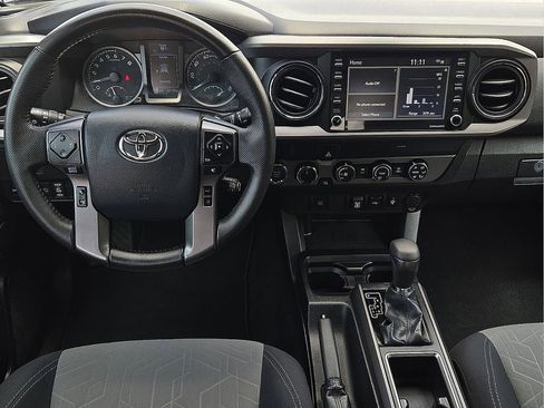 Used 2020 Toyota Tacoma TRD Sport AWD/4WD image 11