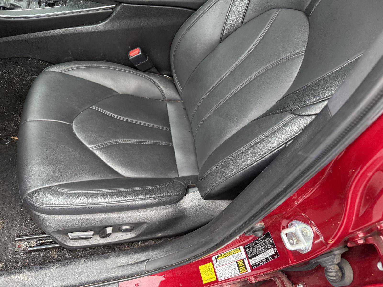 Used 2022 Toyota Avalon XLE FWD image 9