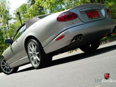 Used 2005 Jaguar XK8 Convertible image 13