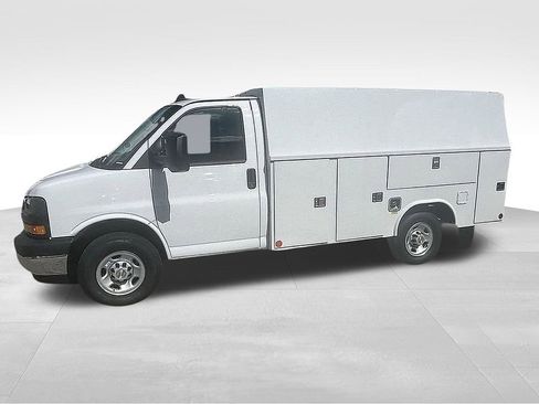 New 2025 Chevrolet Express 3500 w/ Power Convenience Package image 4