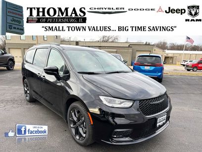 New 2026 Chrysler Pacifica Select