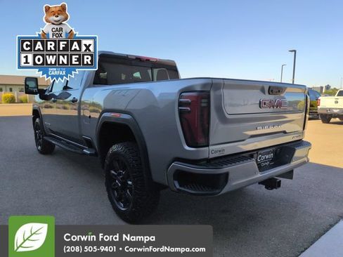 Used 2024 GMC Sierra 2500 AT4 w/ Technology Package AWD/4WD image 5