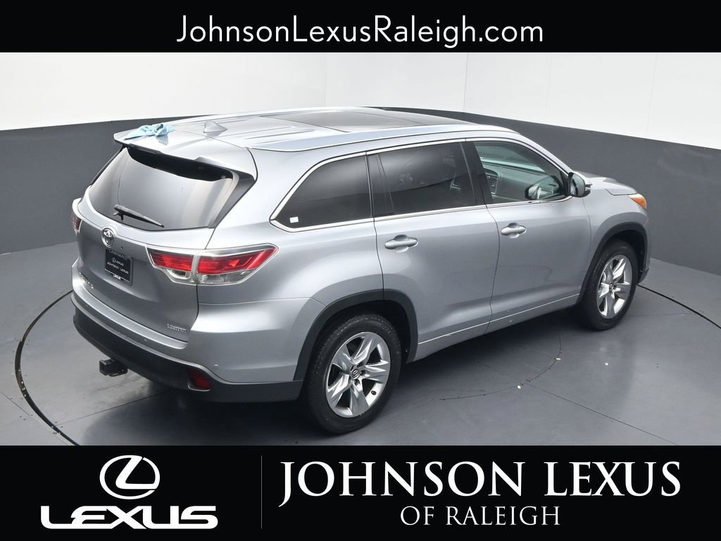 Used 2016 Toyota Highlander Limited Platinum FWD image 27