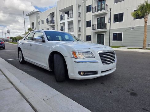 Used 2012 Chrysler 300 C image 4