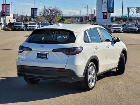 Certified 2024 Honda HR-V LX image 5
