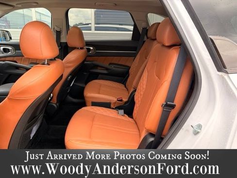Used 2022 Kia Sorento SX Prestige w/ Rust Color Package AWD/4WD image 9