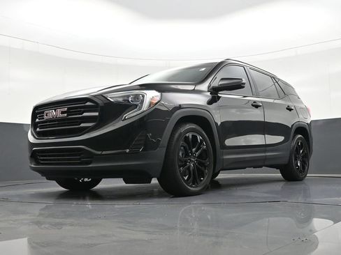 Used 2021 GMC Terrain SLE w/ Elevation Edition image 23