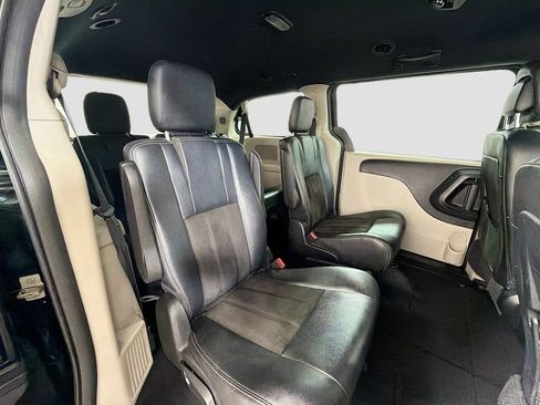 Used 2019 Dodge Grand Caravan SXT FWD image 27