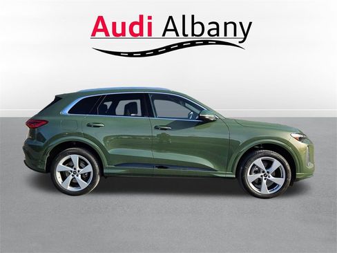 Used 2025 Audi Q5 Premium Plus w/ Premium Plus image 3