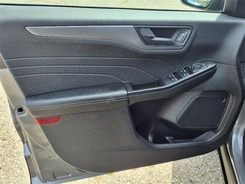 Used 2025 Ford Escape Active image 11