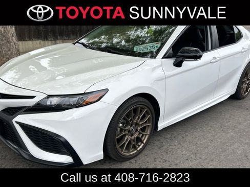 Used 2023 Toyota Camry SE image 1