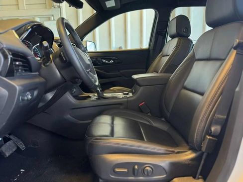 Used 2023 Chevrolet Traverse RS AWD/4WD image 17