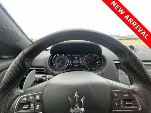 Used 2023 Maserati Levante Modena image 12