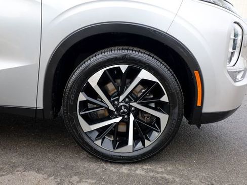 Used 2022 Mitsubishi Outlander SE image 30