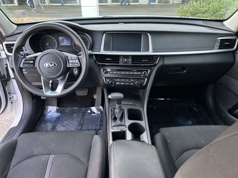 Used 2019 Kia Optima LX image 10