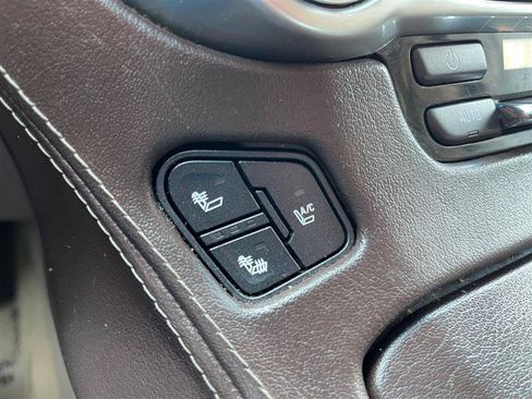 Used 2015 Chevrolet Suburban LTZ AWD/4WD image 95