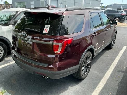 Used 2019 Ford Explorer XLT w/ Equipment Group 202A FWD image 7