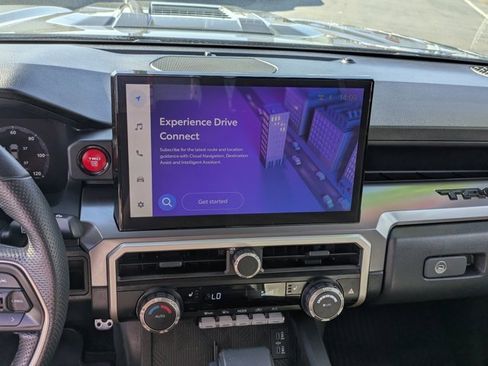 Used 2025 Toyota Tacoma TRD Sport image 19