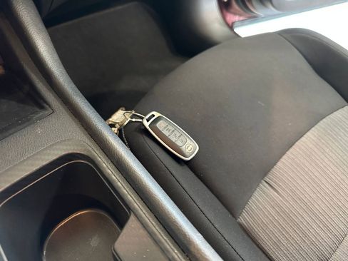 Used 2025 Nissan Sentra SV FWD image 21