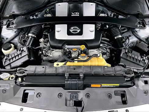 Used 2013 Nissan 370Z Coupe image 9