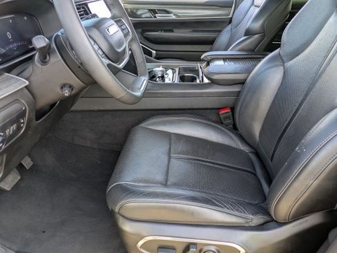 Used 2024 Jeep Wagoneer Series III image 20