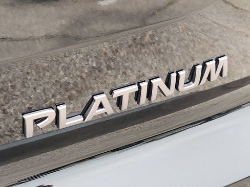 New 2026 Nissan Pathfinder Platinum FWD image 8