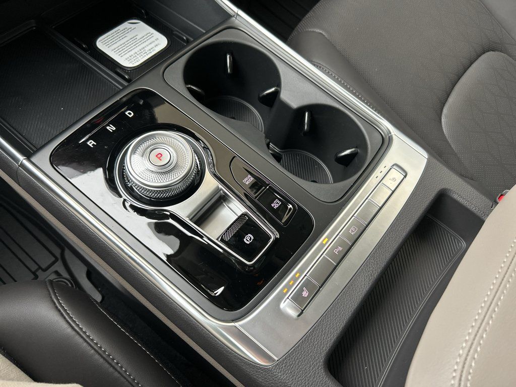 New 2026 Kia Carnival EX FWD image 25