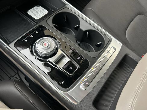 New 2026 Kia Carnival EX FWD image 25