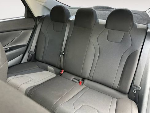 Used 2023 Hyundai Elantra SE w/ Preferred Accessory Package FWD image 13