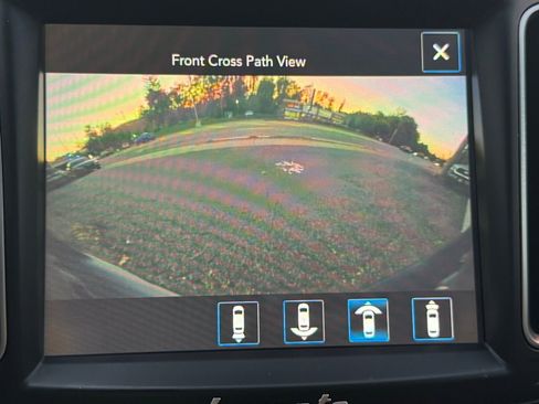 Used 2017 Maserati Levante S image 11