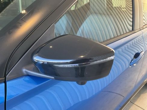 Used 2023 Nissan Kicks SR w/ SR Premium Package image 3