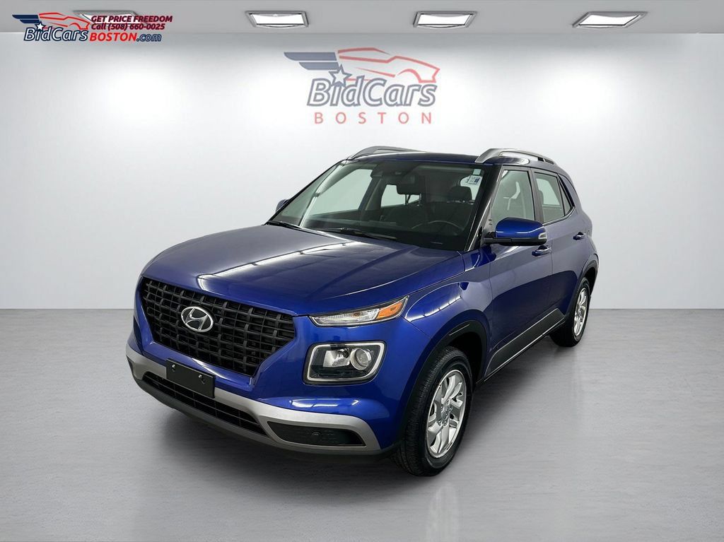 Used 2022 Hyundai Venue FWD image 1
