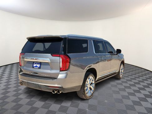 Used 2022 GMC Yukon XL Denali AWD/4WD image 4