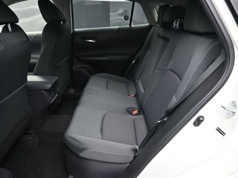 Certified 2021 Toyota Venza LE image 20