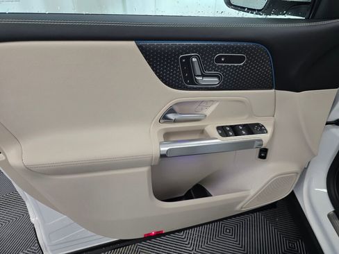 Certified 2025 Mercedes-Benz GLB 250 4MATIC image 26