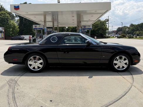 Used 2004 Ford Thunderbird RWD image 14