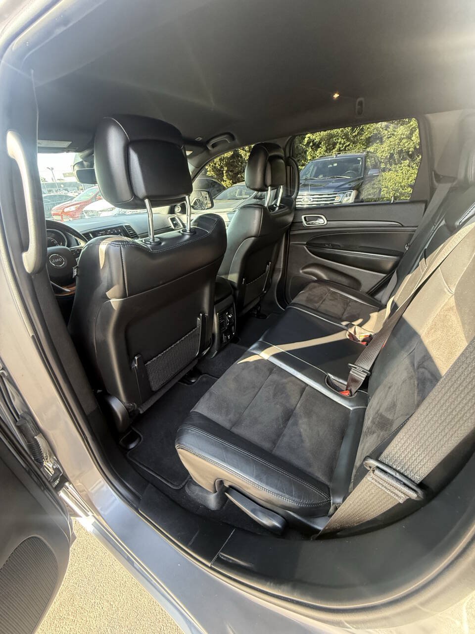Used 2020 Jeep Grand Cherokee Altitude AWD/4WD image 28