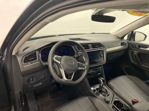 Used 2024 Volkswagen Tiguan SE AWD/4WD image 7