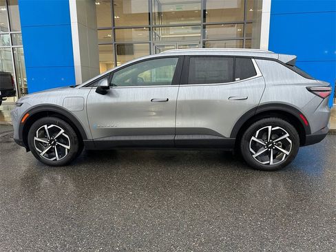 New 2026 Chevrolet Equinox EV LT image 2