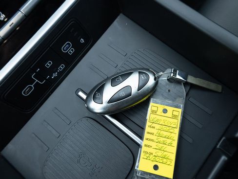 Used 2025 Hyundai Santa Fe SEL AWD/4WD image 32