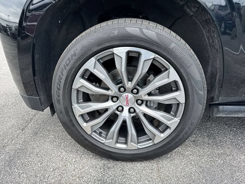 Used 2021 GMC Yukon Denali w/ Denali Premium Package AWD/4WD image 10