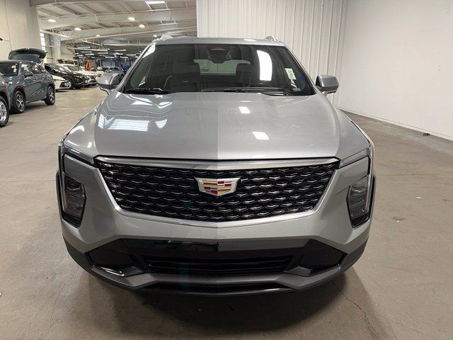 Used 2025 Cadillac XT4 Premium Luxury FWD image 8