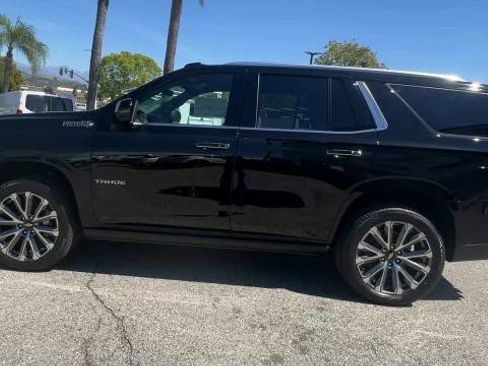 New 2026 Chevrolet Tahoe High Country w/ LPO, Get Active Package AWD/4WD image 5